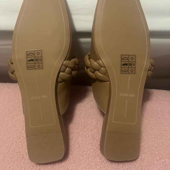 *never worn* Dolce Vita Nude Leather Braided Slides - Picture 2 of 3